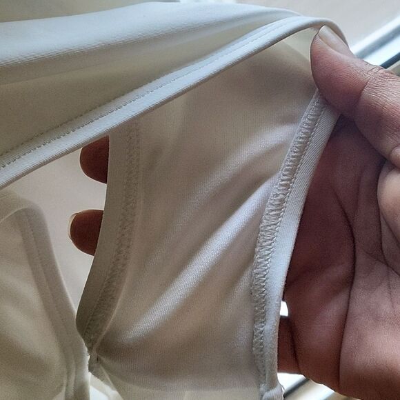 🆕️ Michael Kors Women’s White Ruffled plunging V Neck One Piece Swimsuit - Picture 7 of 7